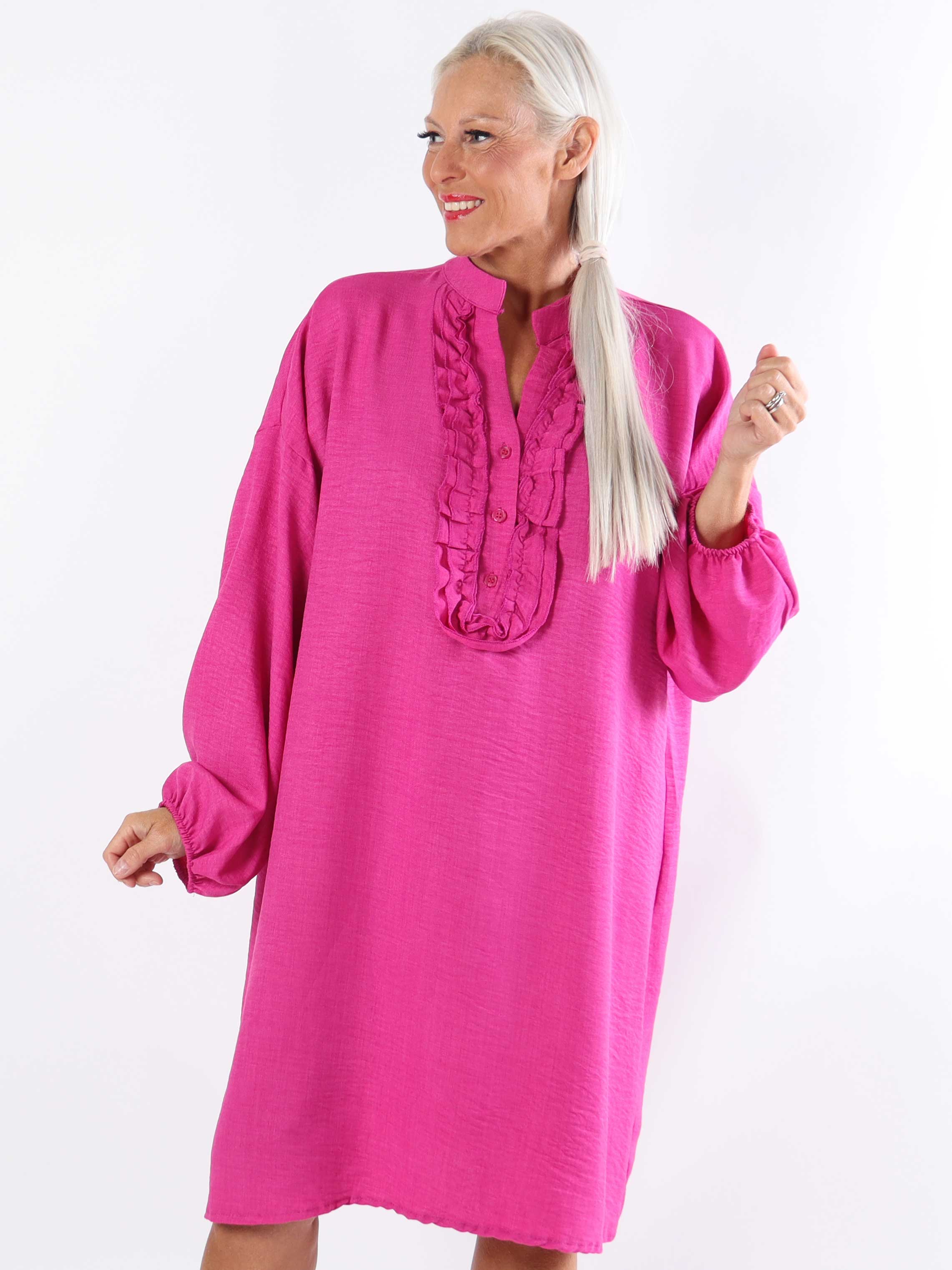 Cassia Plain - Plus size tunikakjole med flæser ved brystet